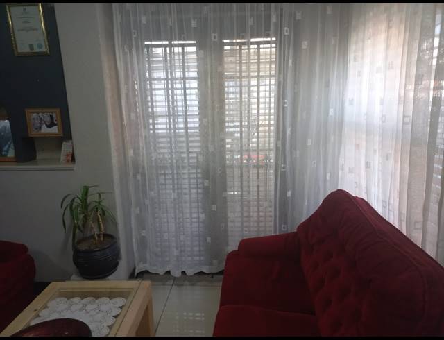 4 BEDROOM HOUSE FOR SALE IN WOODLANDS